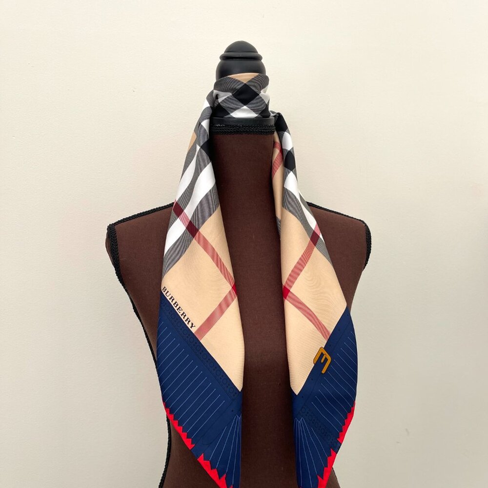 New Burberry Scarf with Tag Iconic House Check Beige with Blue Border Silk Wrap